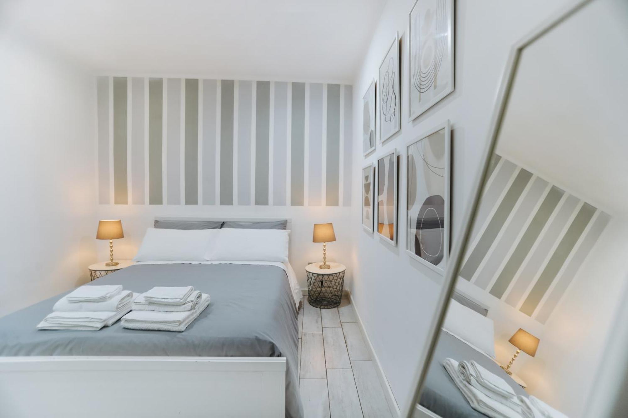 Apartment 33 *
